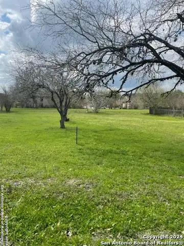701 N Terry St, Cuero, TX 77954 - #3