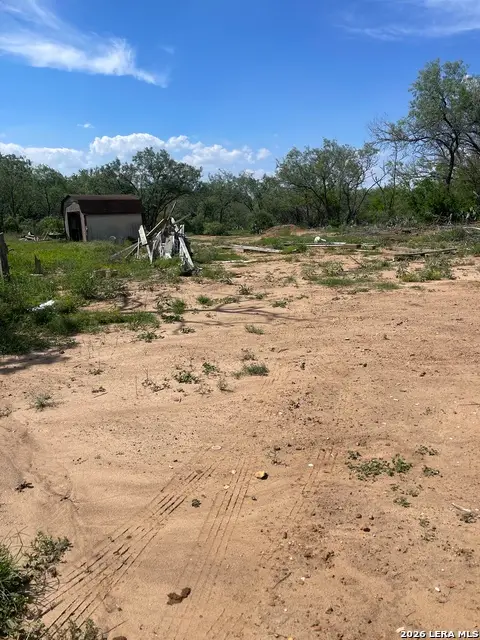 138 Country View, Floresville, TX 78114