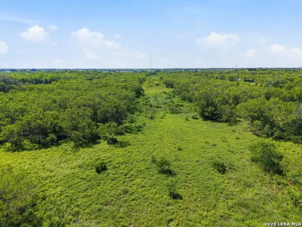00 Cr 329, Floresville, TX 78114