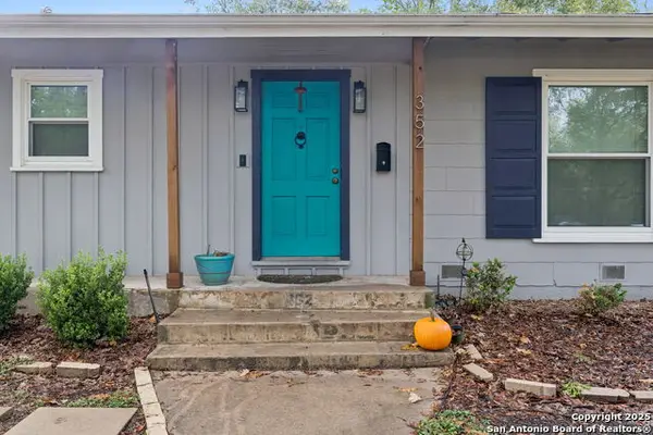 352 Larchmont Dr, San Antonio, TX 78209
