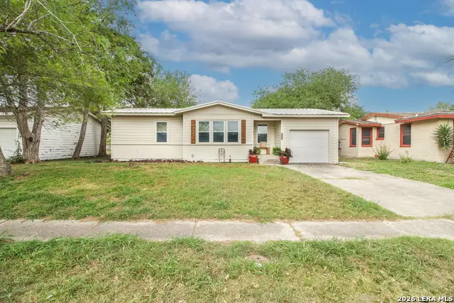332 S Chiltipin St, Sinton, TX 78387 - #2