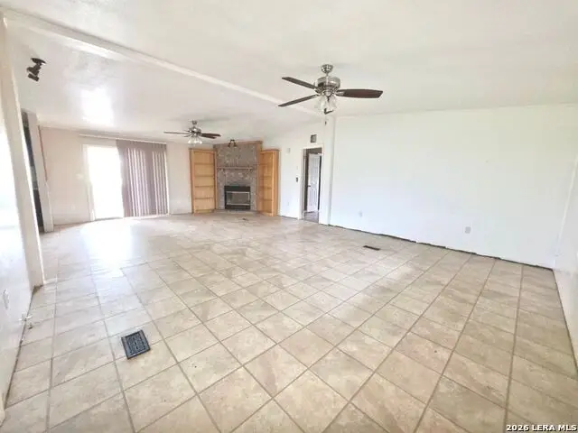 635 E Ditto Rd, Poteet, TX 78065 - #3
