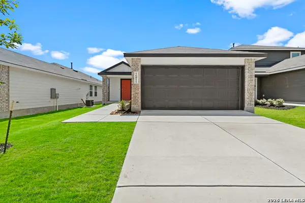 16055 Mahogany Way, Elmendorf, TX 78112