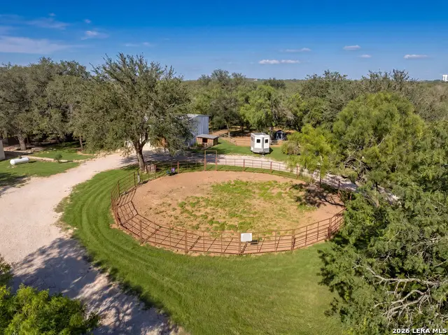 175 Quail Creek Dr., Lytle, TX 78052 - #2