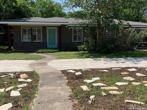 636 Rittiman Rd, Terrell Hills, TX 78209