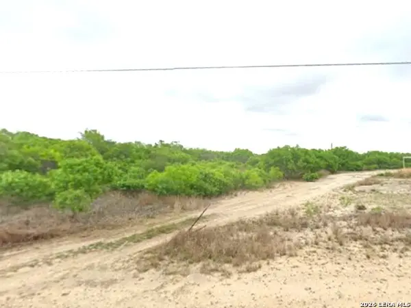 0 Cr 421, Jourdanton, TX 78026