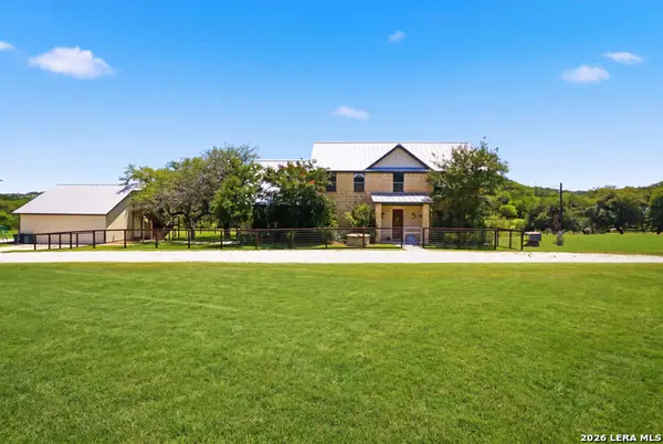 8 Walnut Grove Rd, Boerne, TX 78006