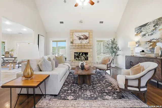 8 Walnut Grove Rd, Boerne, TX 78006 - #2