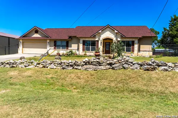 265 Firewheel Dr, Bandera, TX 78003