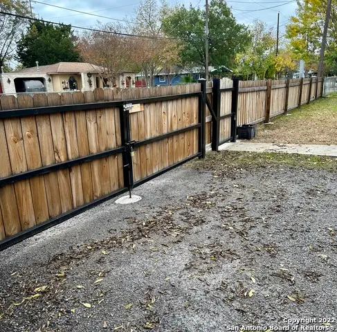 1819 Madrid St, San Antonio, TX 78237 - #2
