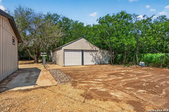 502 Waltom Ave, Jourdanton, TX 78026 - #3