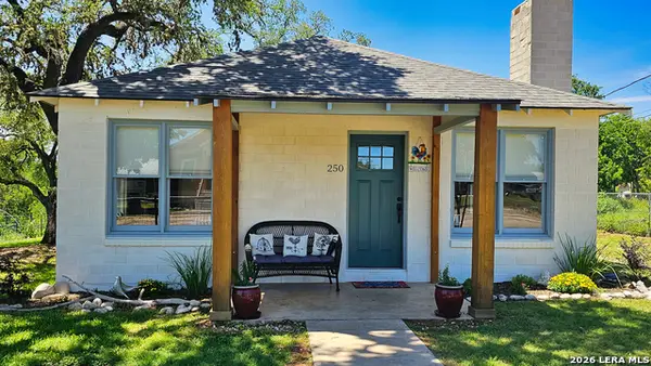 250 Patterson St., Medina, TX 78055