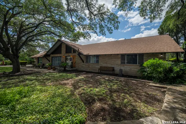 101 Glentower Dr, San Antonio, TX 78213