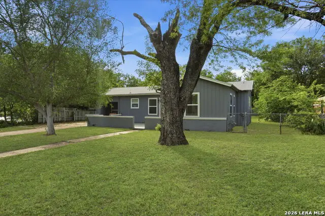 221 Balcones Heights Rd, Balcones Heights, TX 78201 - #2