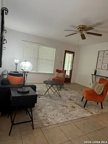 4302 Waikiki Dr, San Antonio, TX 78218 - #3