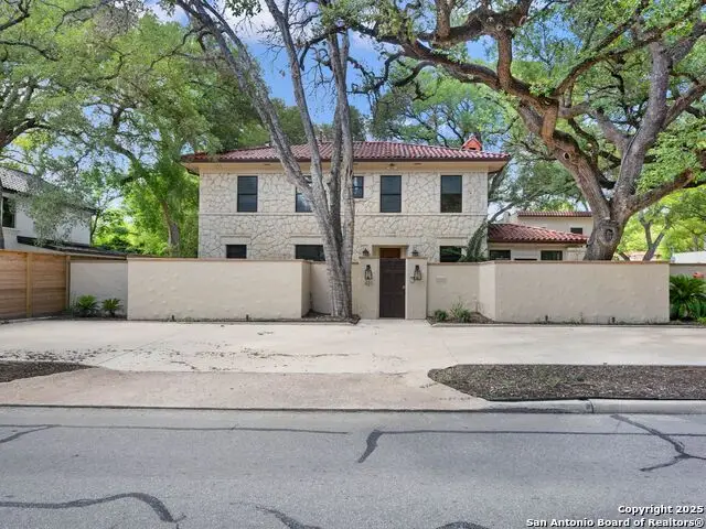 421 E Hildebrand, San Antonio, TX 78212 - #1