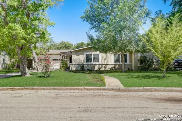 631 E Nottingham Dr, San Antonio, TX 78209