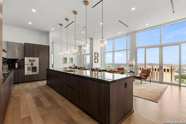 123 Lexington #APT 1703, San Antonio, TX 78205 - #3
