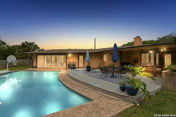 100 Glentower Dr, Castle Hills, TX 78213
