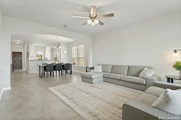 8240 Robin Gate, Selma, TX 78154