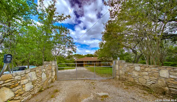 105 Walnut Grove Rd, Boerne, TX 78006