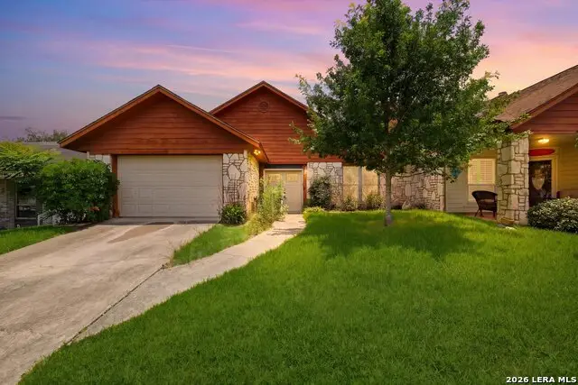 3813 Hunters Gln, Schertz, TX 78108 - #1