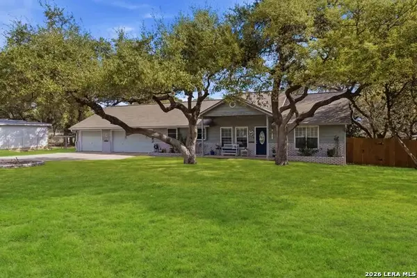 1354 Dawnridge Dr, Canyon Lake, TX 78133