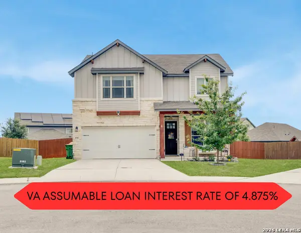 4902 Oxbow Bnd, St Hedwig, TX 78152