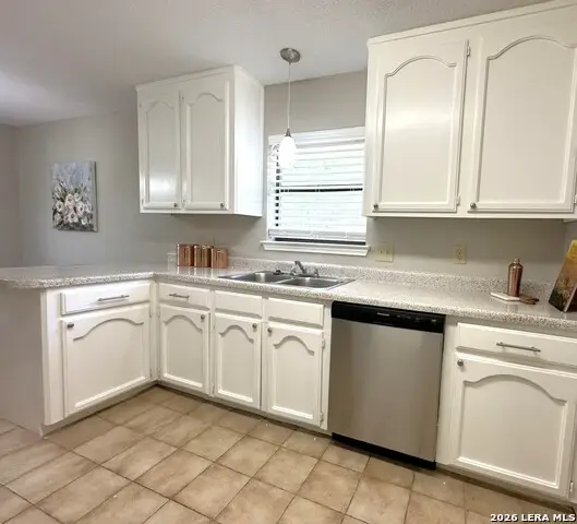 1513 Preston Dr, Seguin, TX 78155 - #3