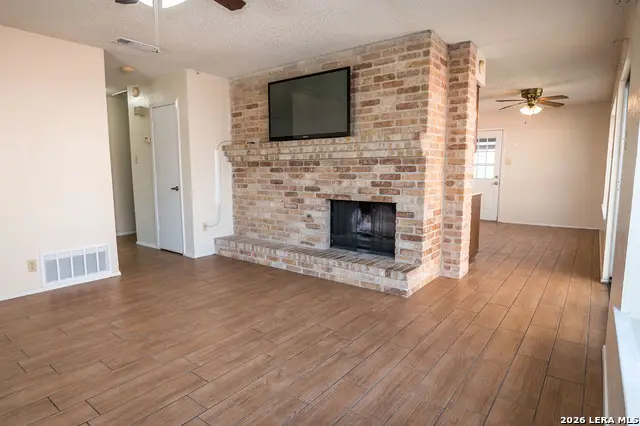 648 Fern Meadow Dr, Universal City, TX 78148 - #3
