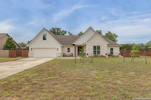 1516 Kings Ranch Rd, Bandera, TX 78003