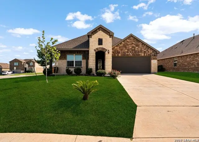 672 Ridgemeadow Dr, New Braunfels, TX 78130 - #1