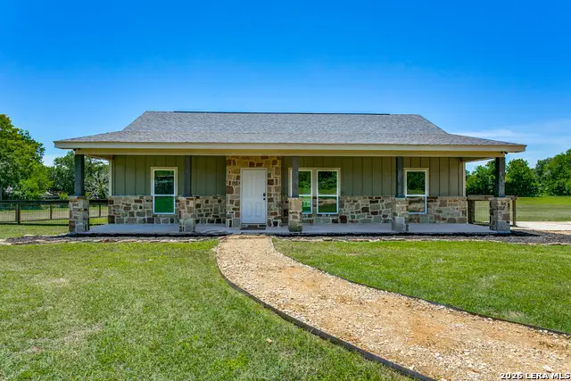 768 Burges St, Seguin, TX 78155 - #1