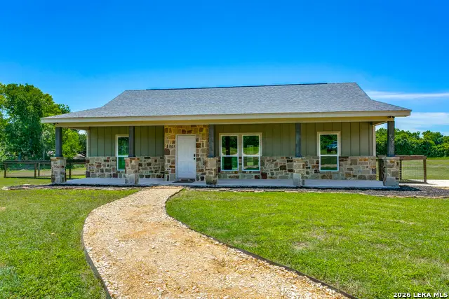 768 Burges St, Seguin, TX 78155 - #2
