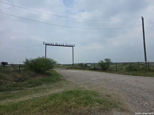 2142 Sunbeam Rdg, Eagle Pass, TX 78852 - #2