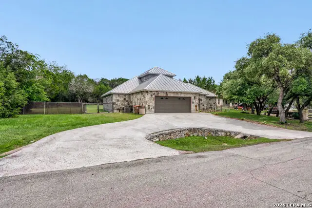 748 Canyon Oaks Dr, Canyon Lake, TX 78133 - #1