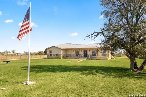 381 Schneider Rd, Seguin, TX 78155