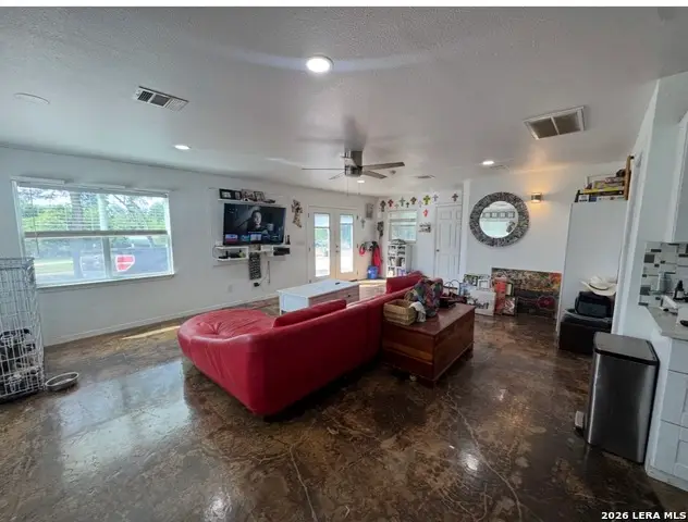 854 N Live Oak Ave, New Braunfels, TX 78130 - #3