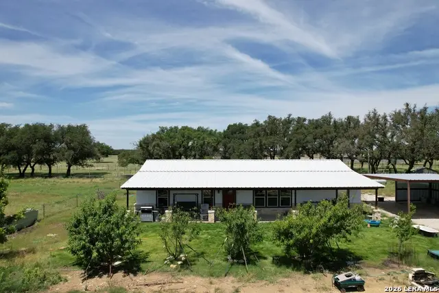 1812 UNIT B Cr 240, Rocksprings, TX 78880 - #2