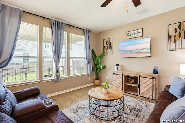 302 Shadow Ter, Universal City, TX 78148 - #2