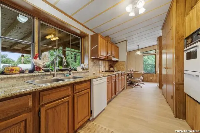305 E Silver Hills Rd., Kerrville, TX 78028 - #3