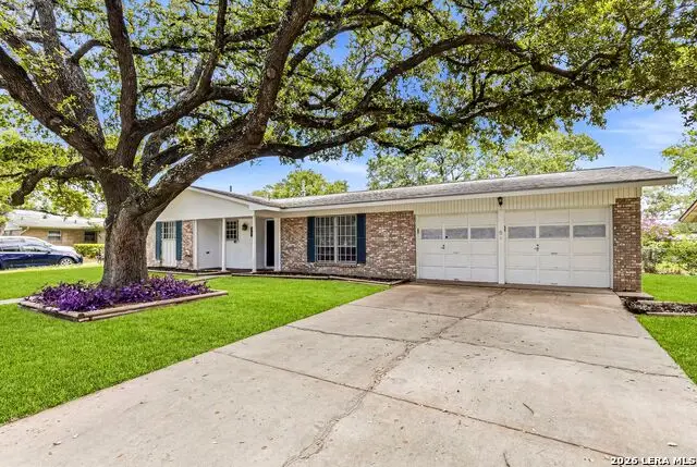 4406 Hall Park Dr, San Antonio, TX 78218 - #2