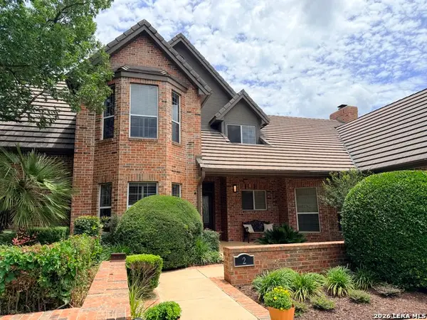 2 Granburg Cir, San Antonio, TX 78218