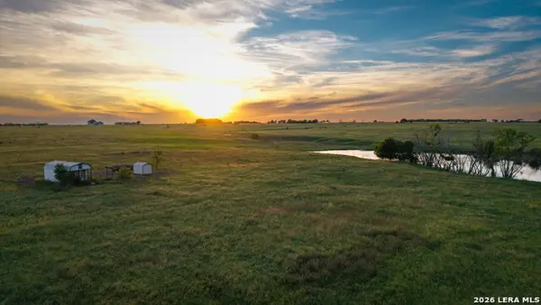 6932 Fm 532, Moulton, TX 77975