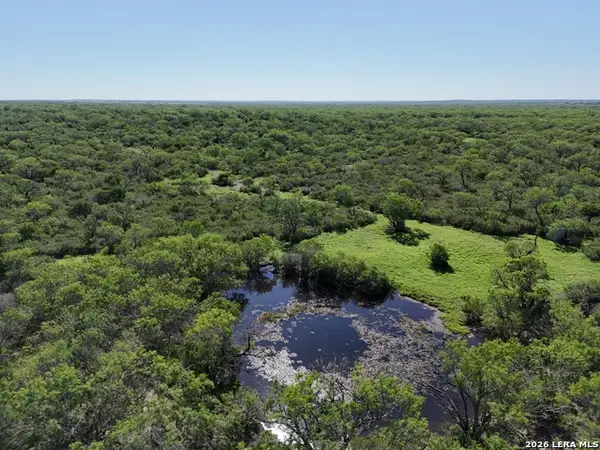 2349 Cr 416, Falls City, TX 78113