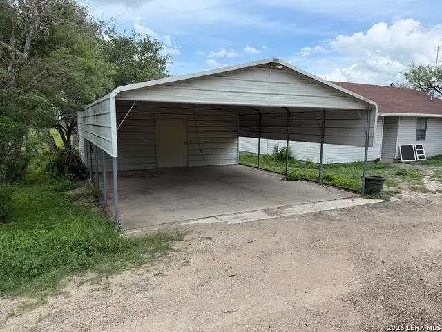 121 Lauryn St, Three Rivers, TX 78071 - #2