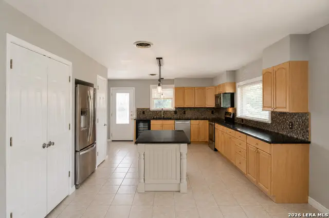 702 E Schubert, Fredericksburg, TX 78624 - #2