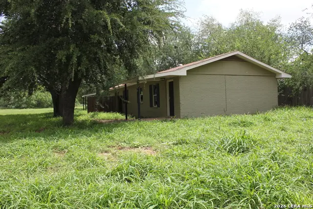 723 W Brazos St, Pearsall, TX 78061 - #1