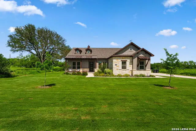 601 Legend Park Dr, Castroville, TX 78009 - #2