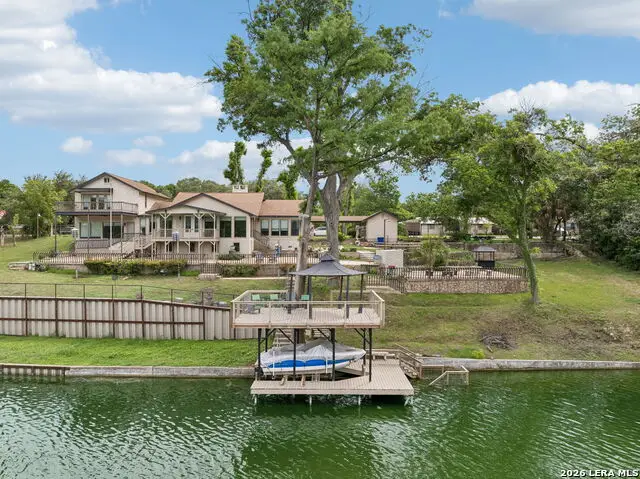 939 Reiley Rd, Seguin, TX 78155 - #1